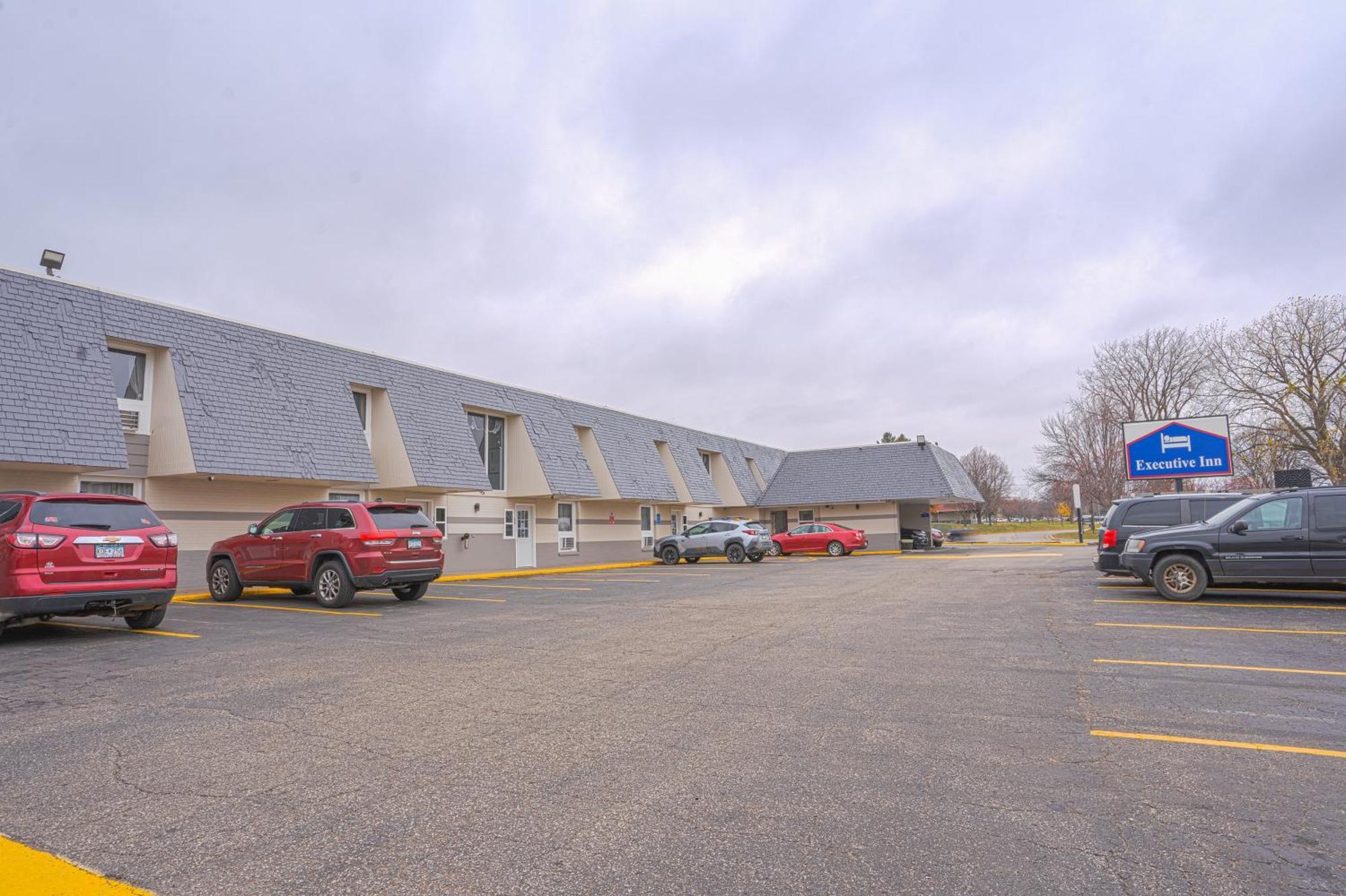 Executive Inn By Belvilla Owatonna Hwy 35 Экстерьер фото