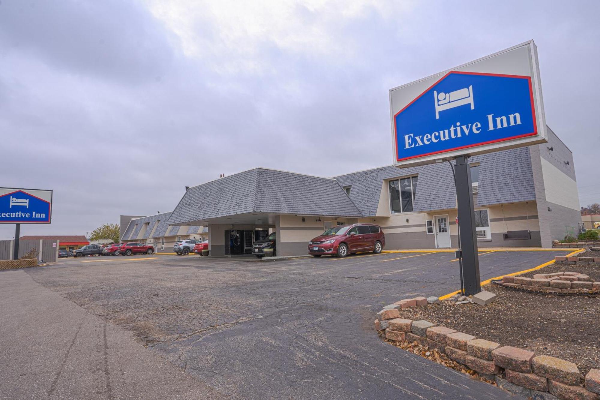 Executive Inn By Belvilla Owatonna Hwy 35 Экстерьер фото